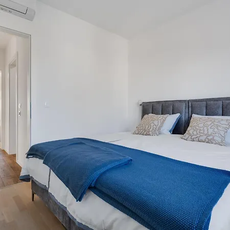 Apartmán Rue By Interhome
